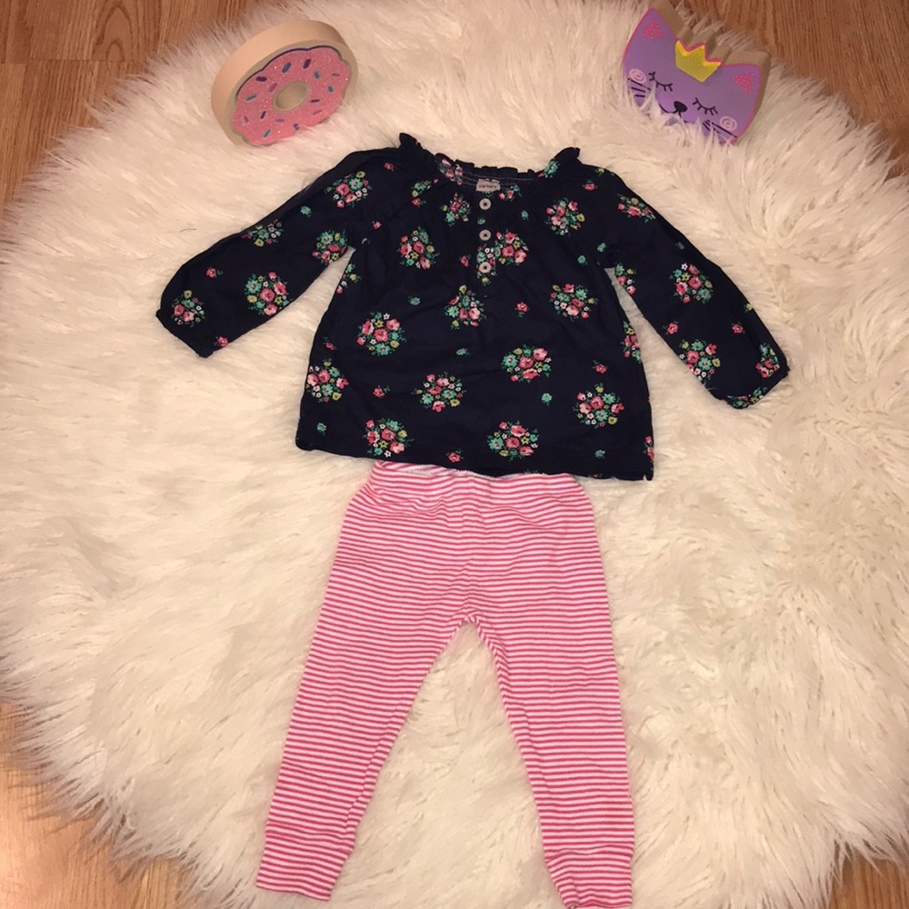 3 for $25 listing 12 months Carters Outfit